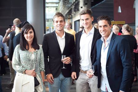 Arcada có 190 nhân viên và khoảng 2700 sinh viên đang theo học, trong số đó có 10% là sinh viên quốc tế đến từ 40 quốc gia khác nhau trên thế giới.